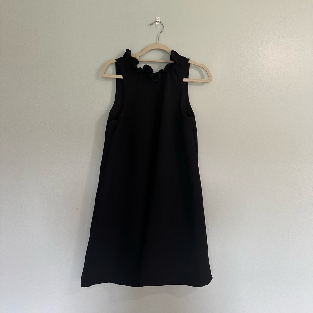 Pomander Place Sleeveless Black Dress